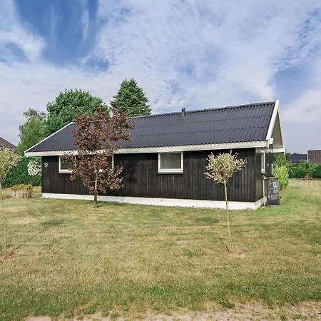 Three-bedroom Holiday In