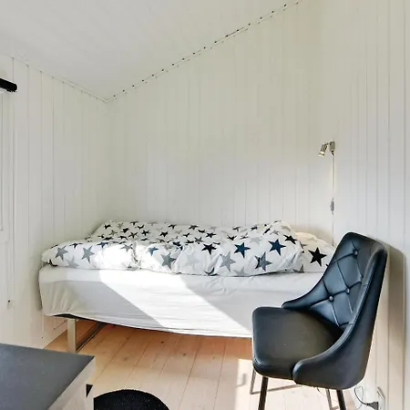 Three-bedroom Holiday In אוטרופ